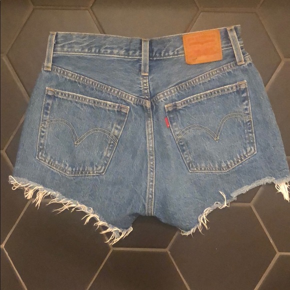 Levi’s 501 Original Denim Cutoff Short - Athens - Picture 2 of 2